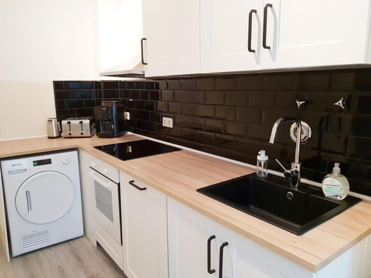 Family Apartment Moabit Berlin Eksteriør bilde